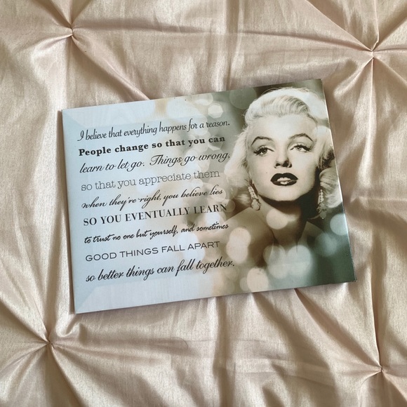 Marilyn Monroe Photo - Picture 1 of 2